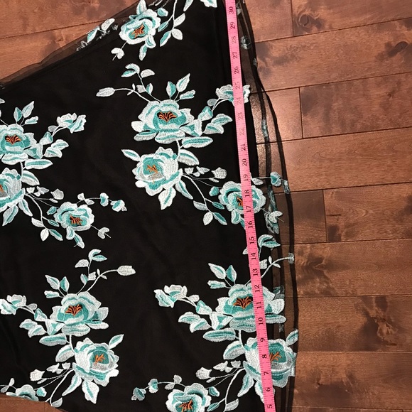 Dress - Picture 4 of 7